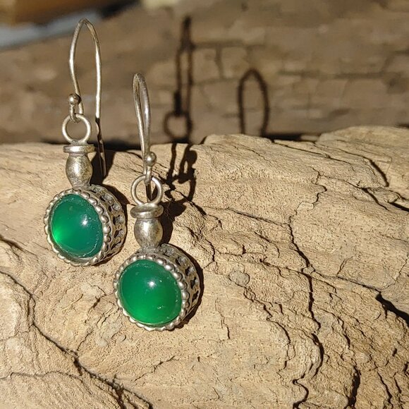 Vintage Sterling Silver Green Glass Dangle Earrings Round Bezel Settings Boho - Picture 9 of 13